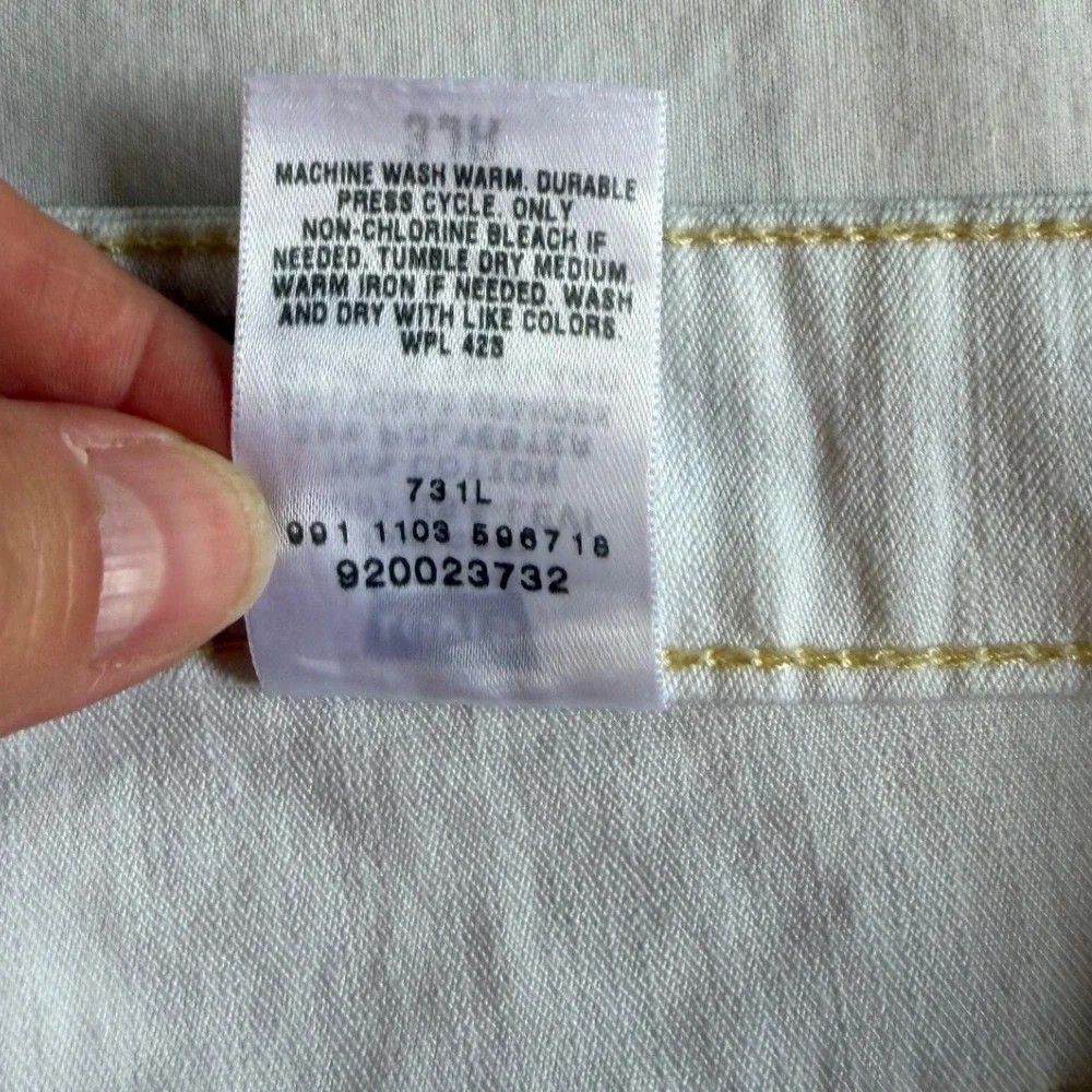 Levis Low Slouch White Denim Mini Skirt Size 3JR Low Rise Yellow Stitching